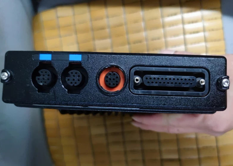 Motorola XTL 5000 Vehicle-Mounted Walkie-Talkie Station