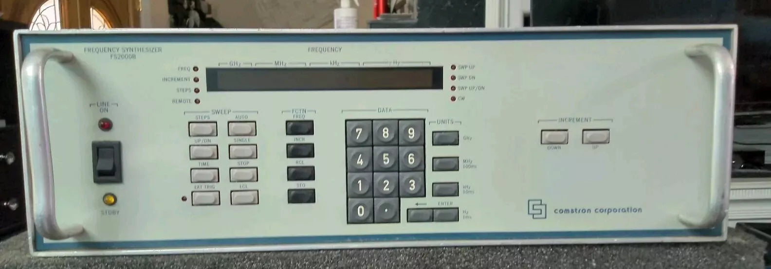 COMSTRON CORPORATION Frequency Synthesizer FS2000B