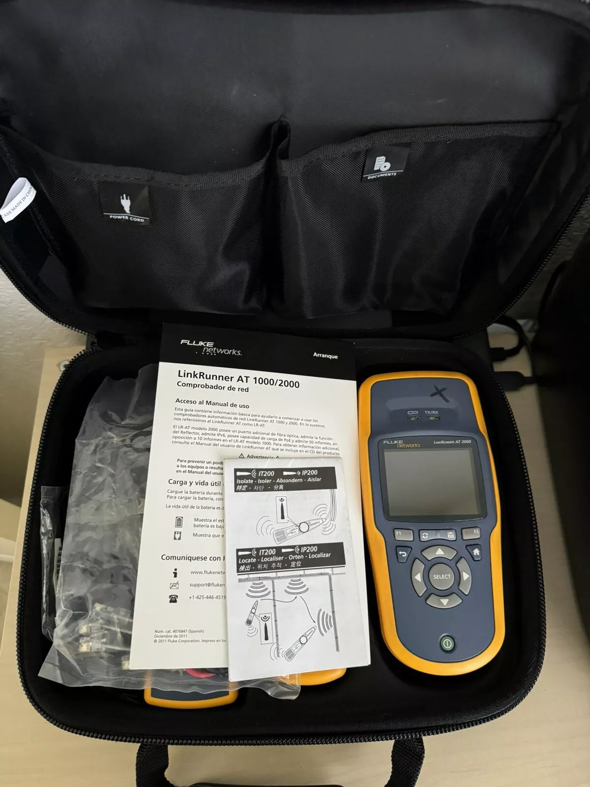 Fluke Networks LRAT-2000 LinkRunner AT-2000 Tester Kit (READ) Missing Port