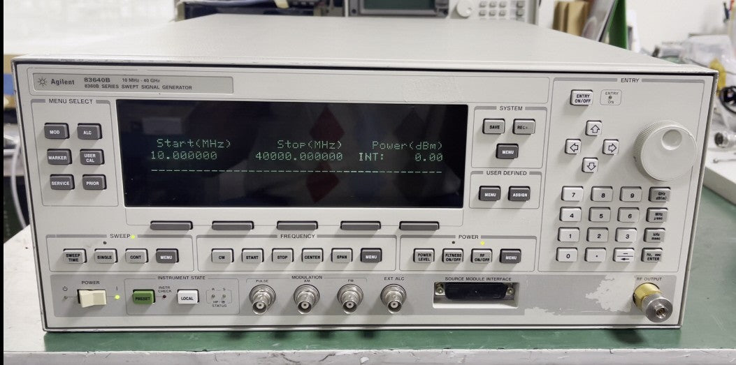 HP Agilent 83640B 10MHz-40GHz Synthesized Sweep Signal Generator w/ opt.00 _0997