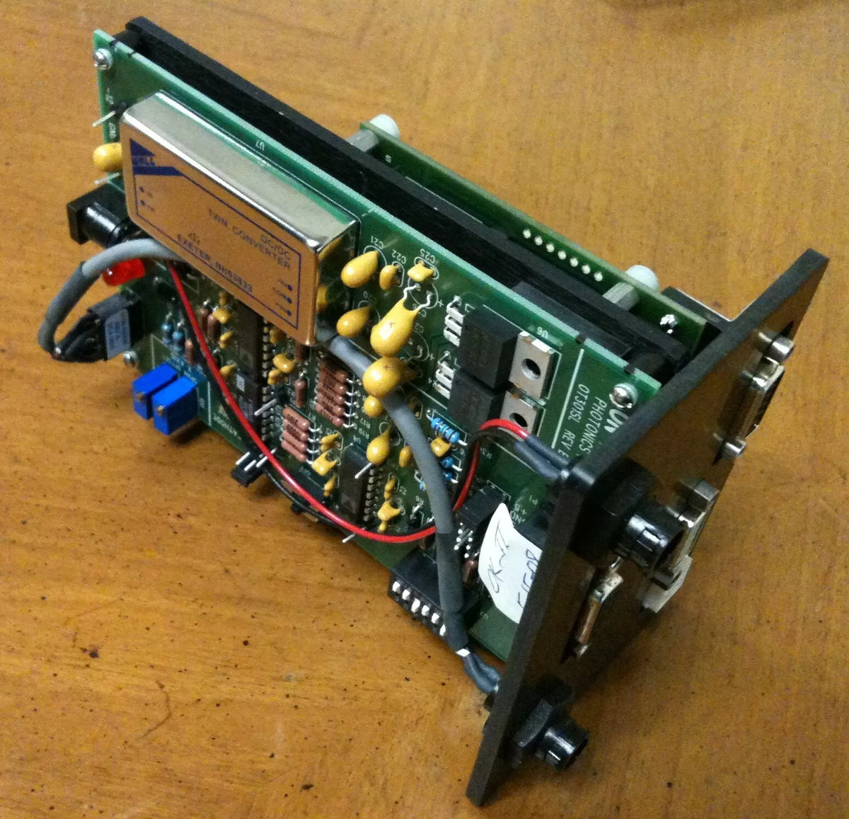 On-Trak OT-301SL Position Sensing Amplifier with Camera & SCA814 Servo Controlled