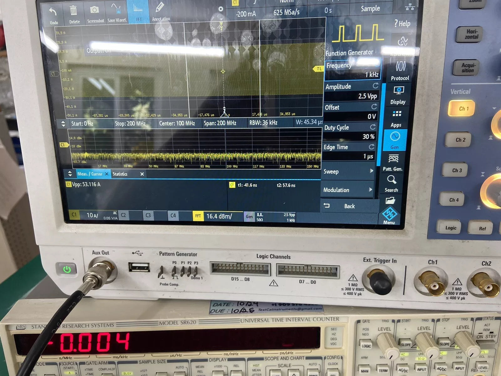 SRS Stanford Research SR620 12 Digit Frequency Counter 1.3 GHz 25 ps with Opt 01
