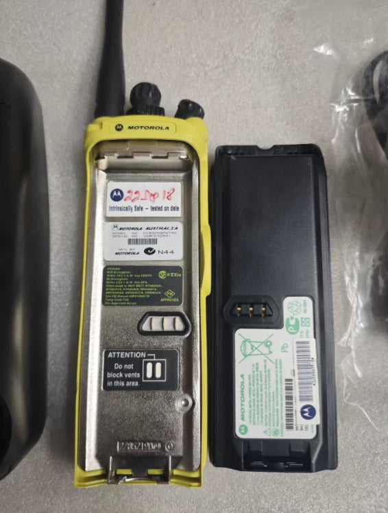 MOTOROLA XTS 5000R Walkie-Talkie FPP Handset Full Band 380-470 MHz