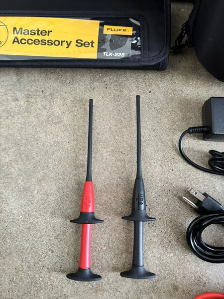 FLUKE 729 FC 300 PSI Automatic Pressure Calibrator with Accessories