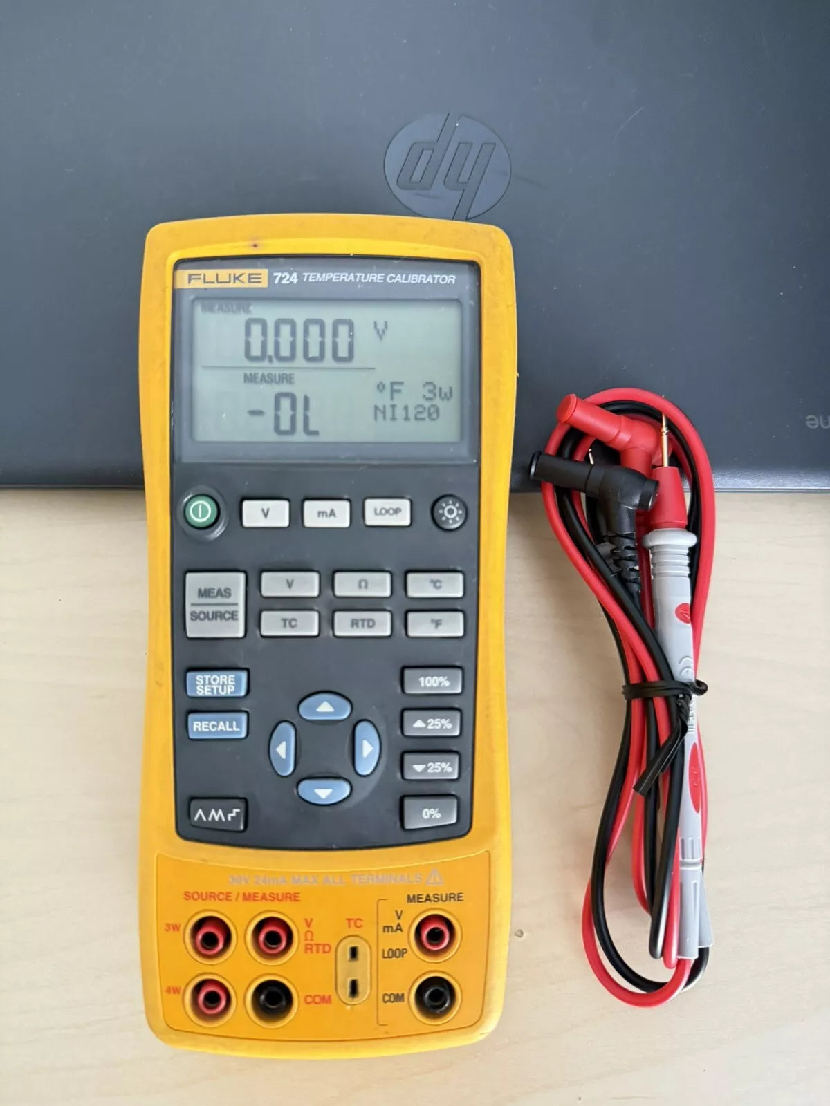 Fluke 724 Calibrator with Leads