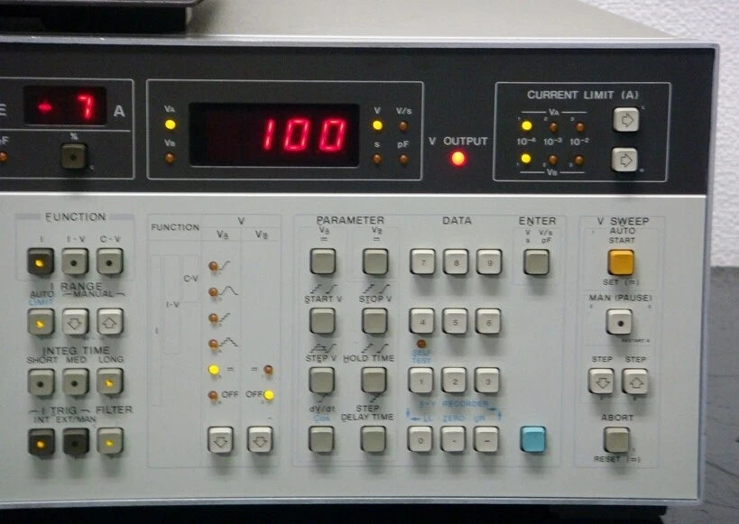 HP 4140B  pAmeter/DC Voltage Source