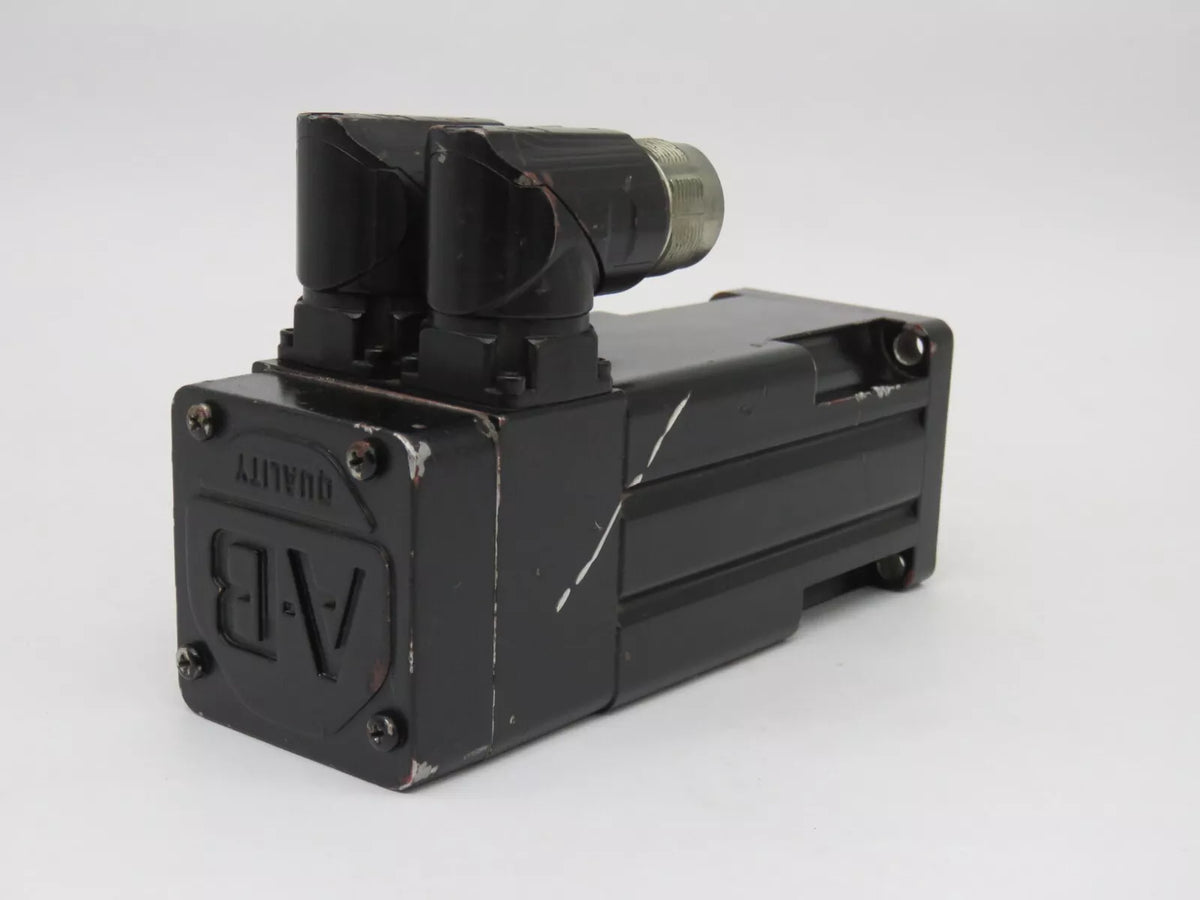 Allen Bradley MPL-A1530U-EJ72AA Servo Motor Kinetix Low Inertia 200V 63mm