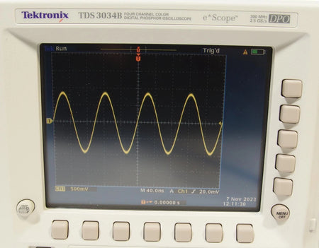 Tektronix TDS3034B 4 CH Digital Oscilloscope 300 MHz 2.5GS/s, FFT /TRG /TMT/ VID