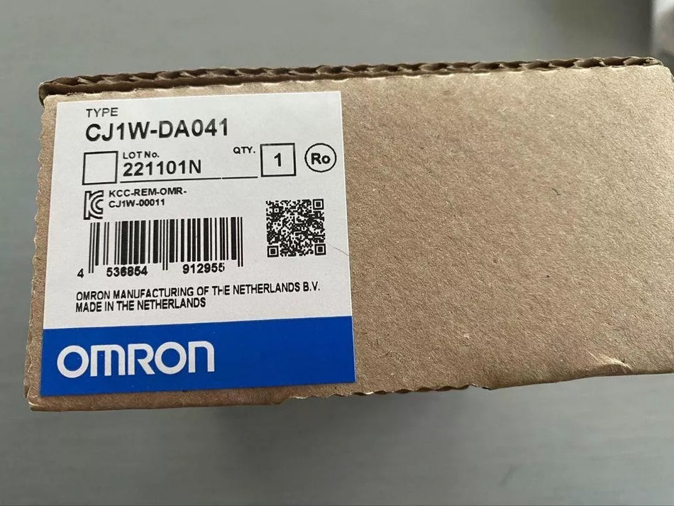 New CJ1W-DA041 Analog PLC Module Fast US/