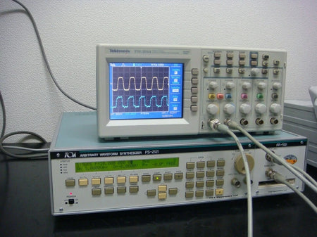 TOA FS2121 12.8MHz Arbitary Function Generator
