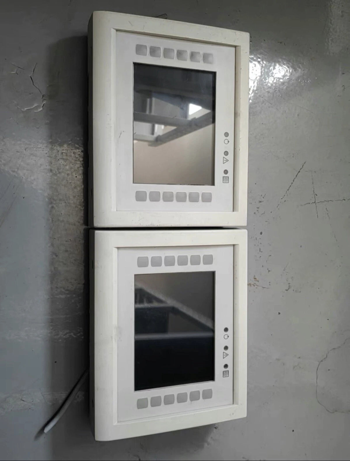 ESSER 012570