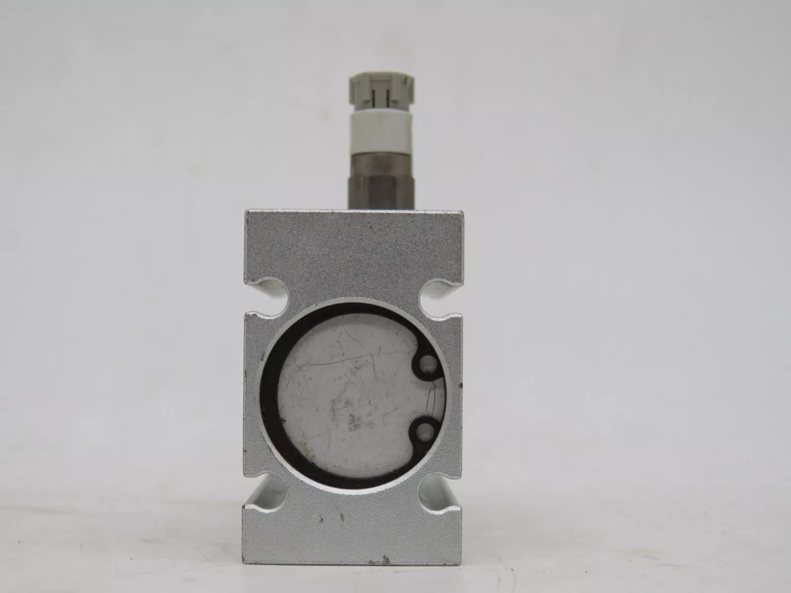 New SMC CDU20-20DC-CJS 1072 Pneumatic Cylinder 0.7MPa