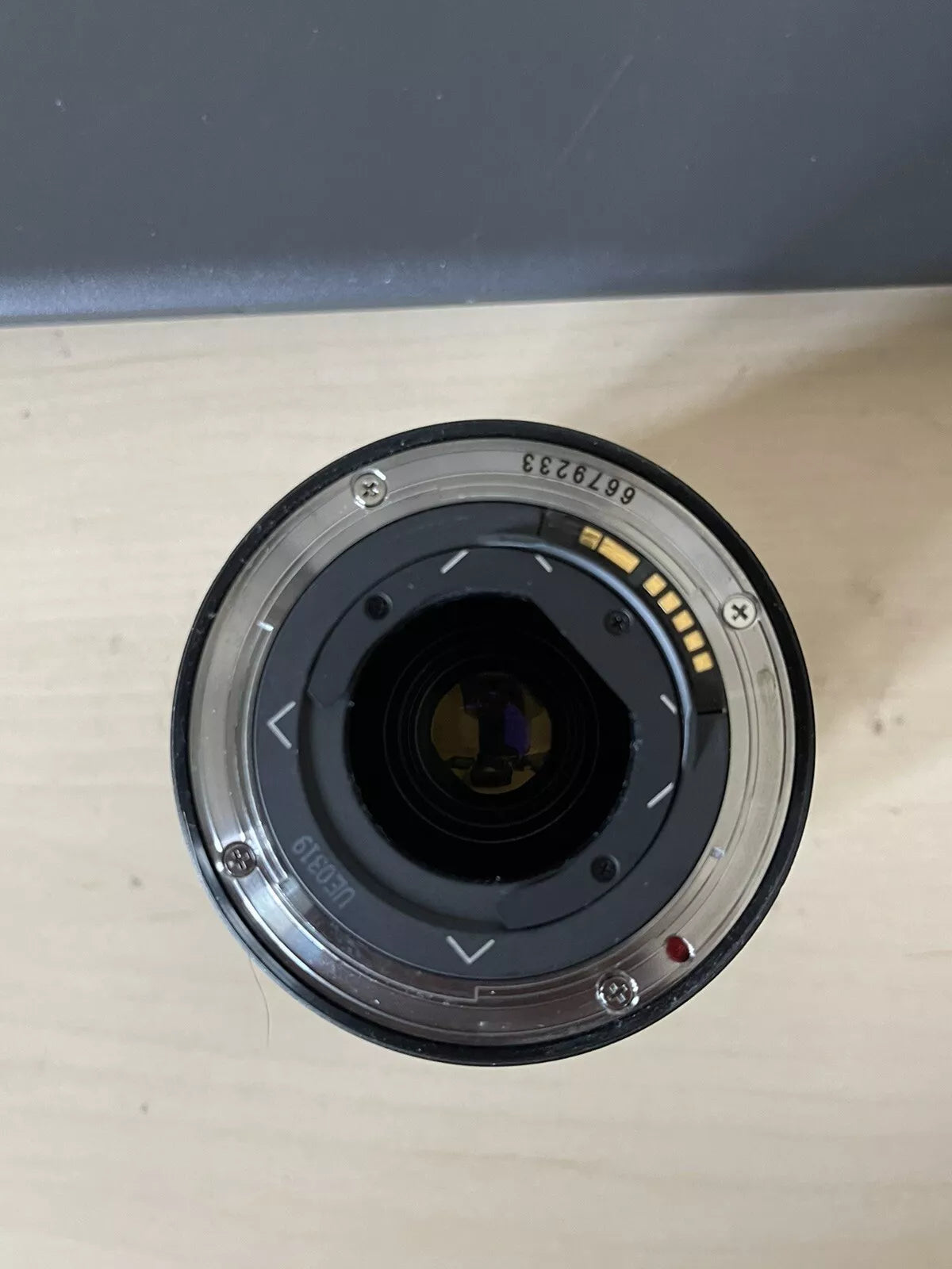 Canon EF 17-40mm f/4L Ultra Wide Angle Zoom Lens - Black (8806A002)