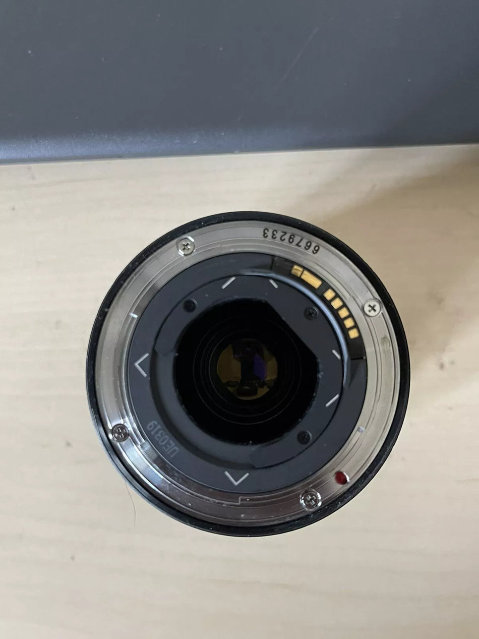 Canon EF 17-40mm f/4L Ultra Wide Angle Zoom Lens - Black (8806A002)