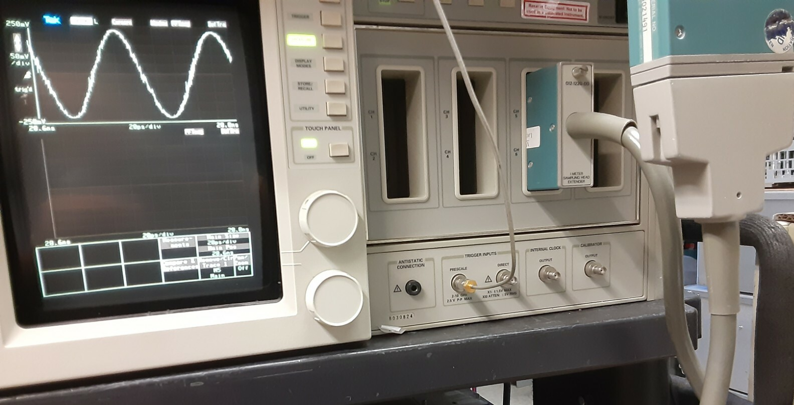 Tektronix 012-1220-00 Plug-In Extender for SD-24/26/32 Sampling Heads