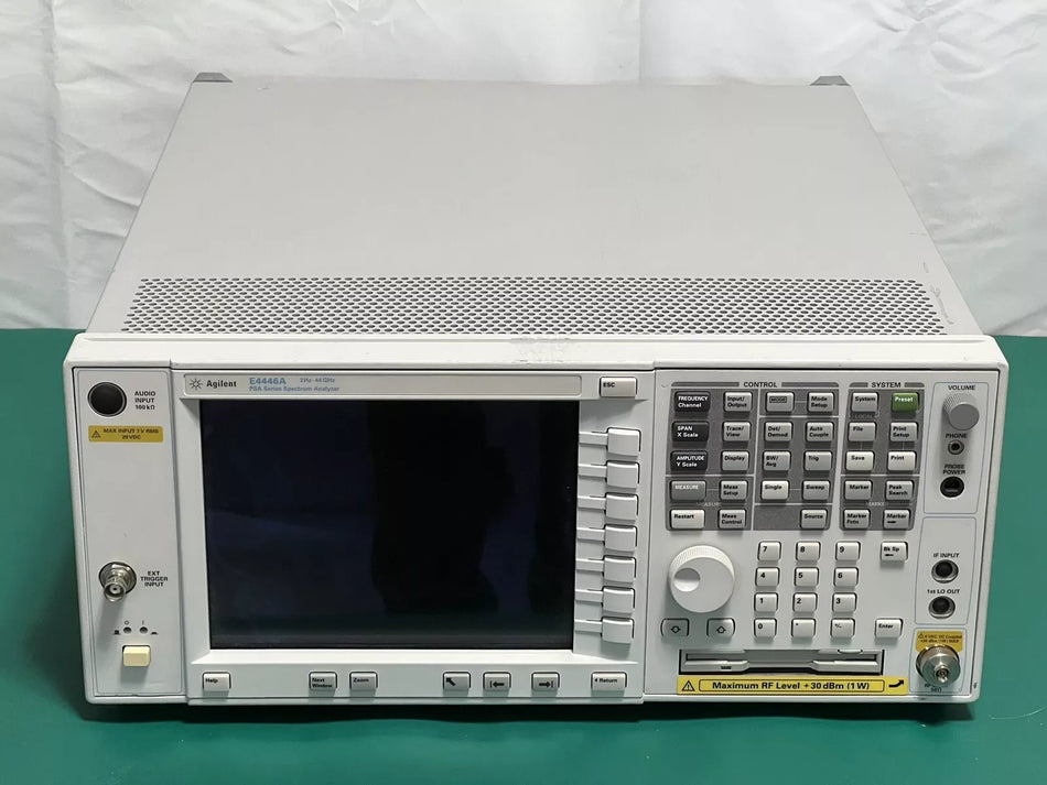 Keysight/Agilent E4446A-111 115 1DS 219 226，3 Hz - 44 GHz