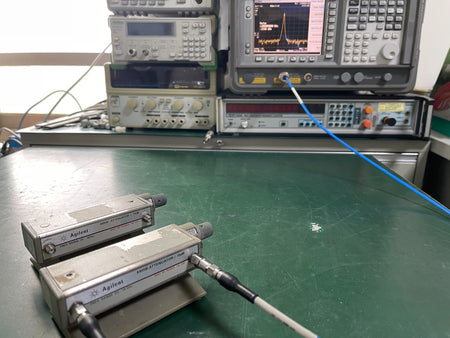 HP Agilent 8495B Step Attenuator 0-18GHz , 0-70dB , 10dB steps