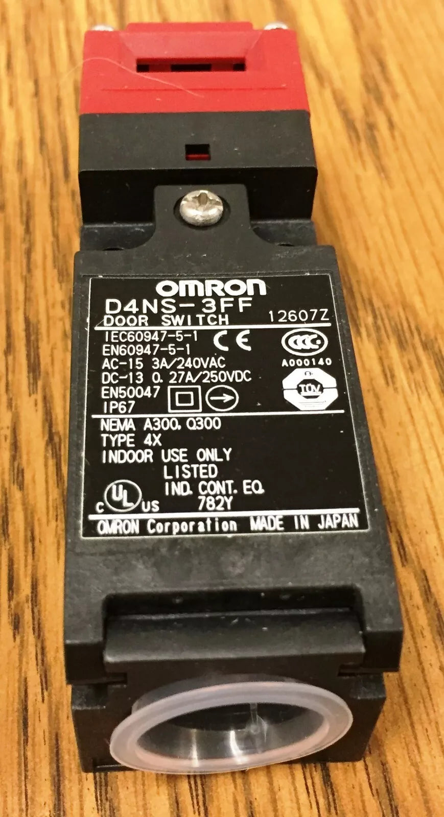 Omron D4NS-3FF Safety Interlock Switch