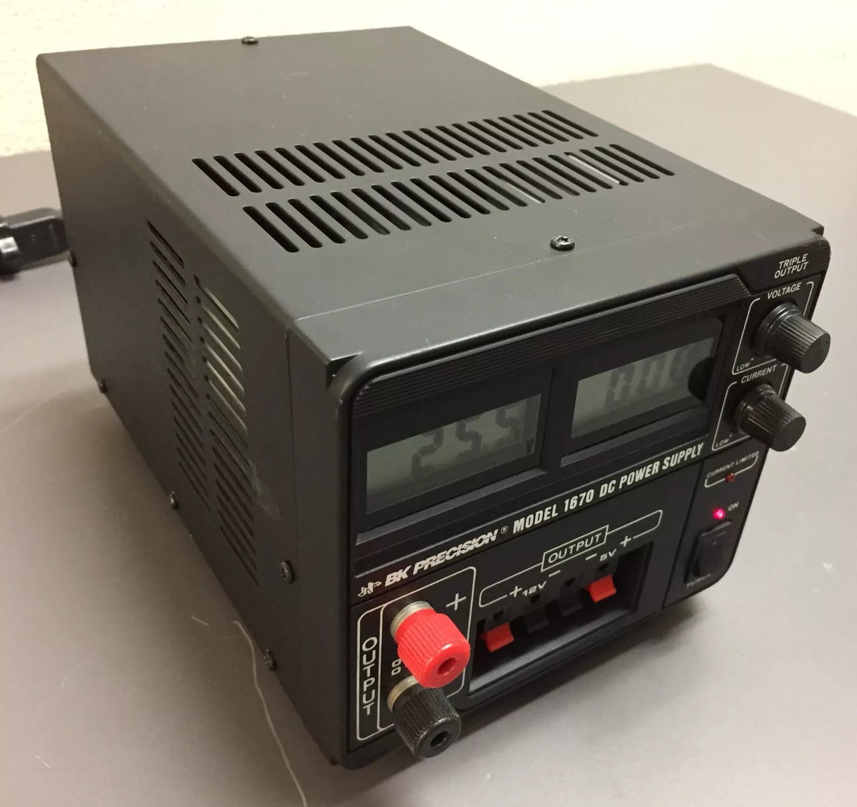 BK Precision 1670 DC Power Supply