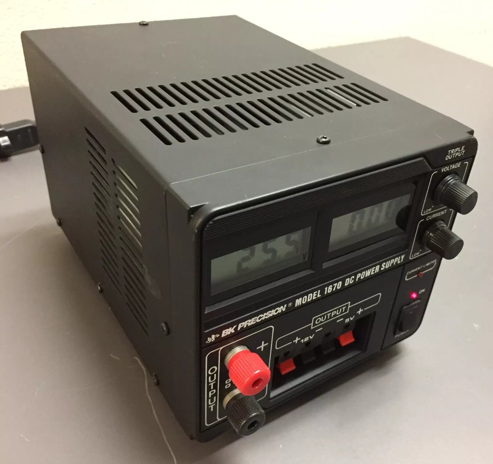BK Precision 1670 DC Power Supply