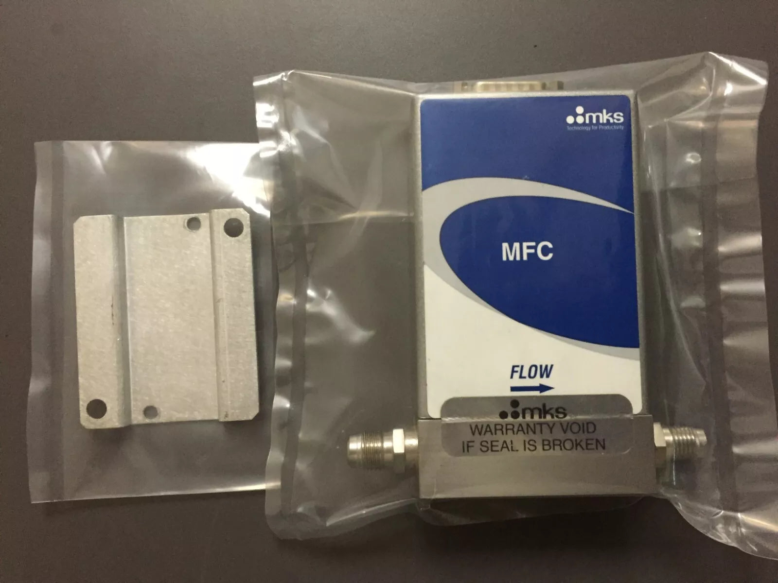 MKS GE50A001203RBV010 Gas Helium Mass Flow Controller 2000 SCCM