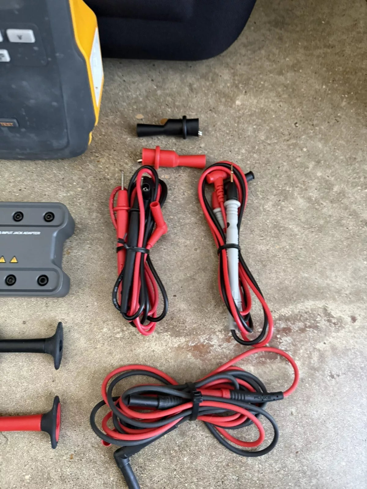 FLUKE ESA615 EU 230V Electrical Safety Analyzer (Tested)