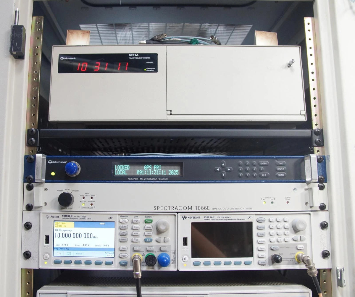 Stanford Research Systems CG635 16-Digit Clock Generator 2.05 GHz Opt 3 Rubidium