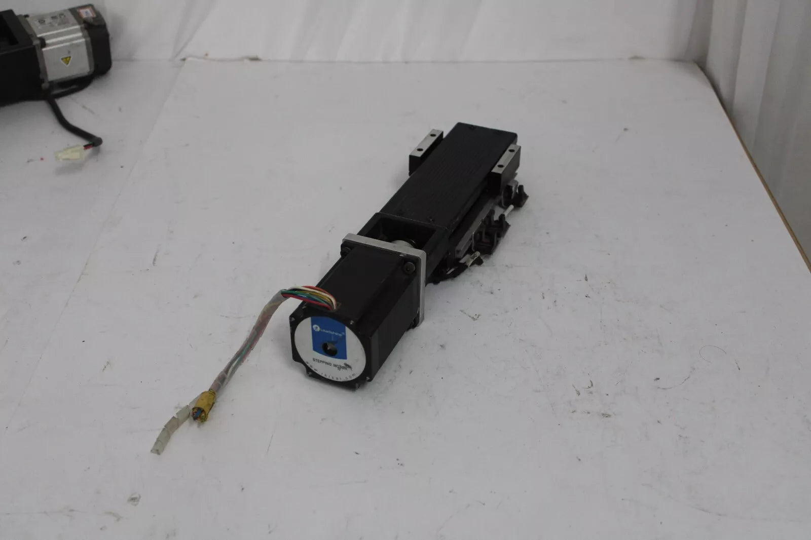 THK KR30H10C-0070-0 LM Guide Actuator KR30H10A Series With Stepper Motor