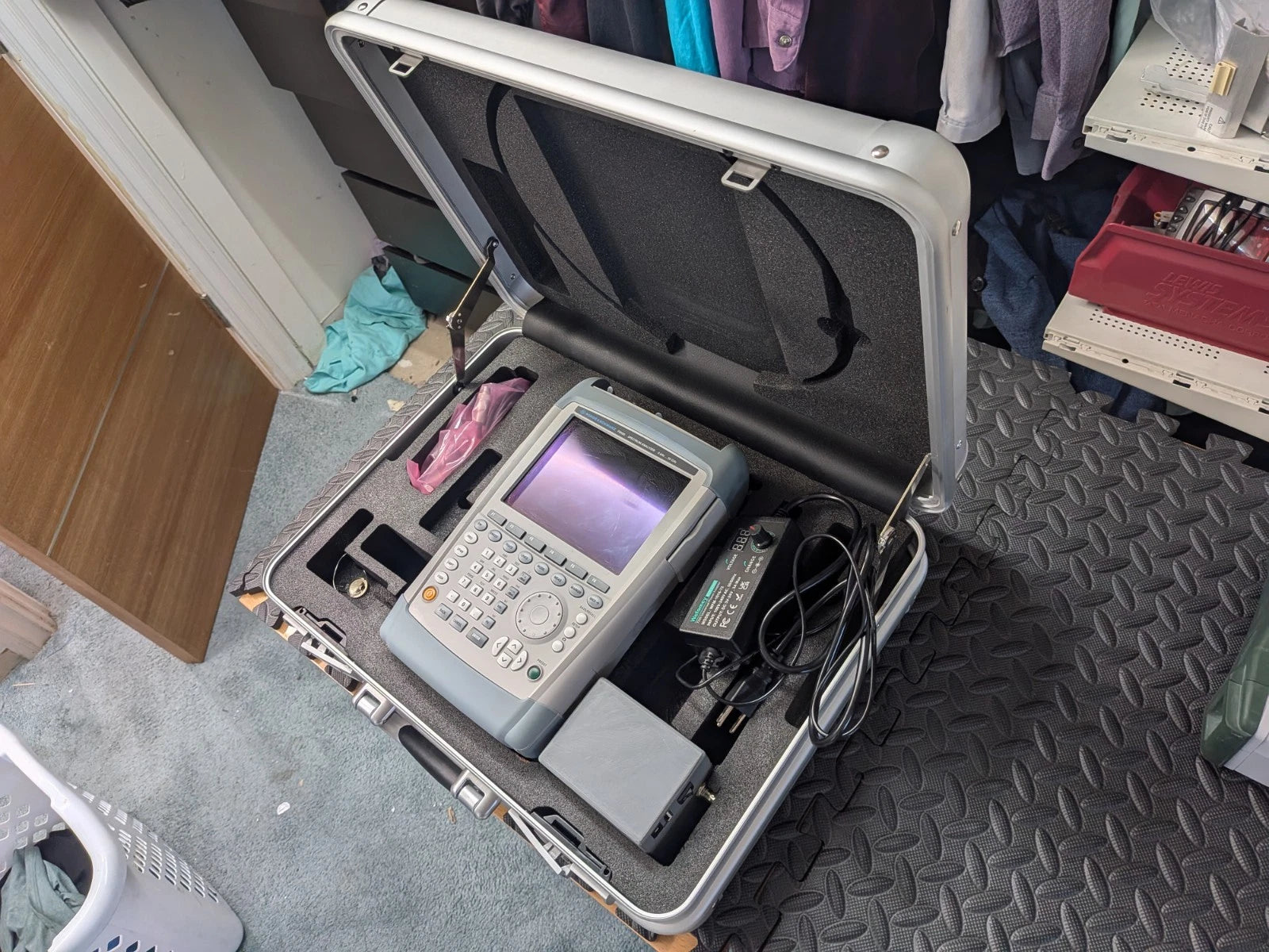 🔥Rohde & Schwarz R S Fsh20 K17 Handheld Spectrum Analyzer /Meter+Sensor !Cal'd!
