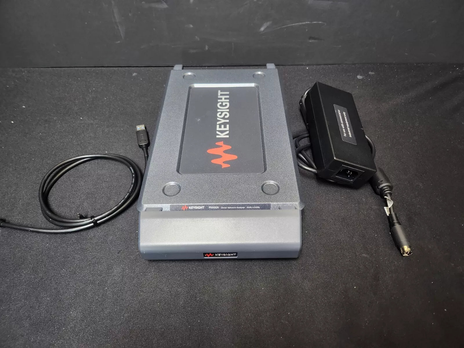 Keysight P5000A 4.5 GHz USB Vector Network Analyzer (0403)