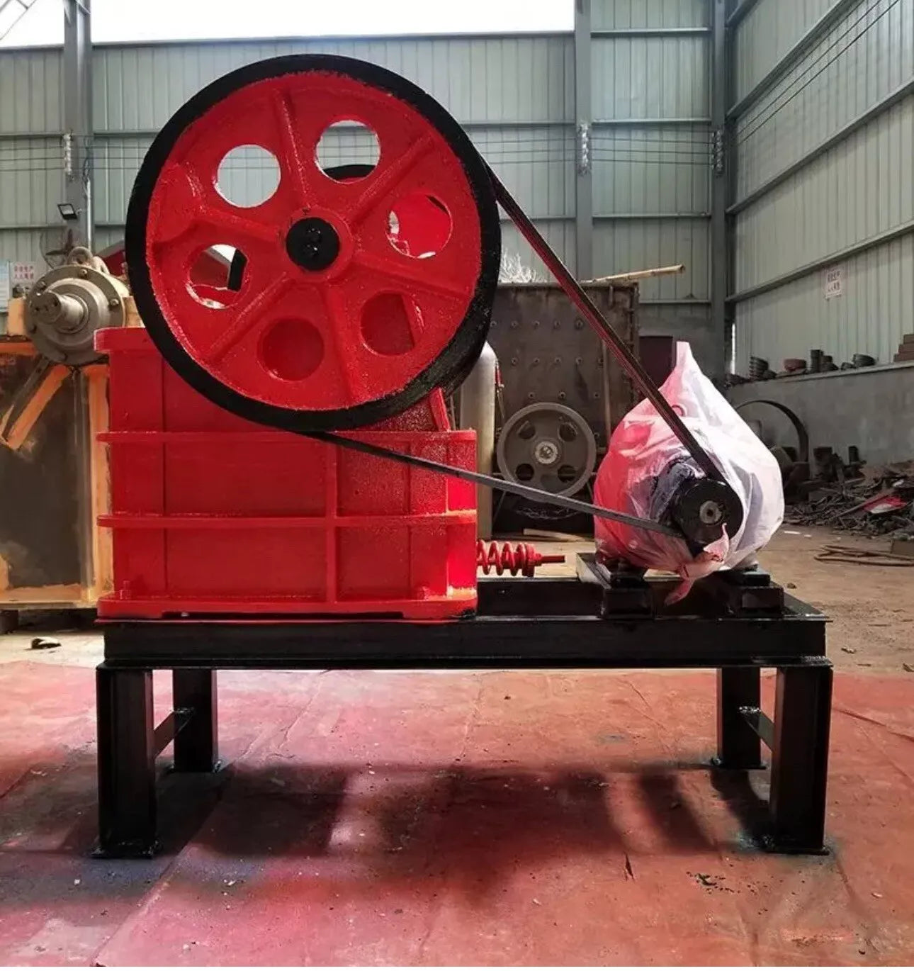 Mini Stone Crushing Mobile Jaw Crusher Machine with Base Frame