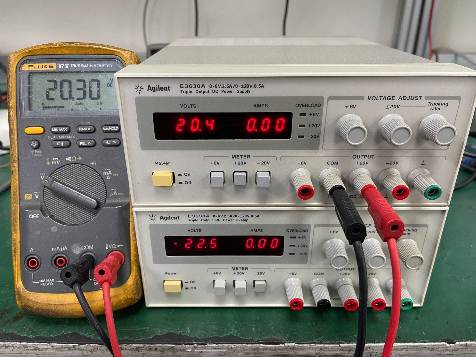 Agilent E3630A Triple Output DC Power Supply, 0-6V, 2.5A, 0 to ±20V, 0.5A, 35W - XG eqpt