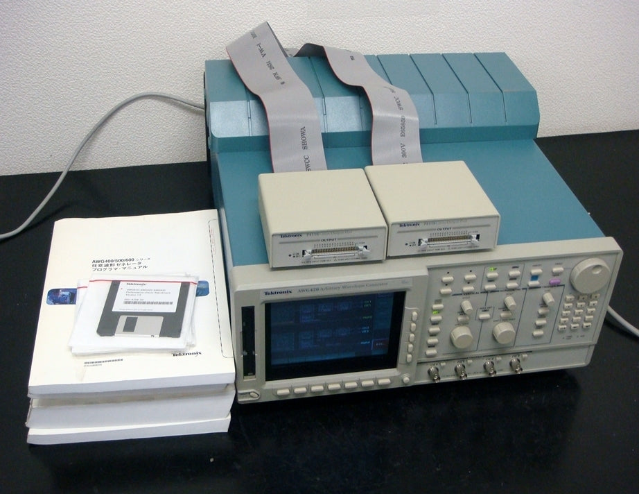 200MHz 16bit 2ch Arbitrary Waveform Generator by Tektronix