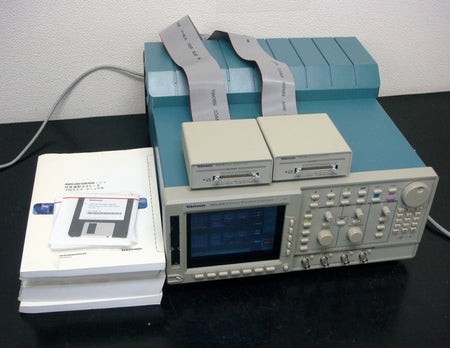 200MHz 16bit 2ch Arbitrary Waveform Generator by Tektronix