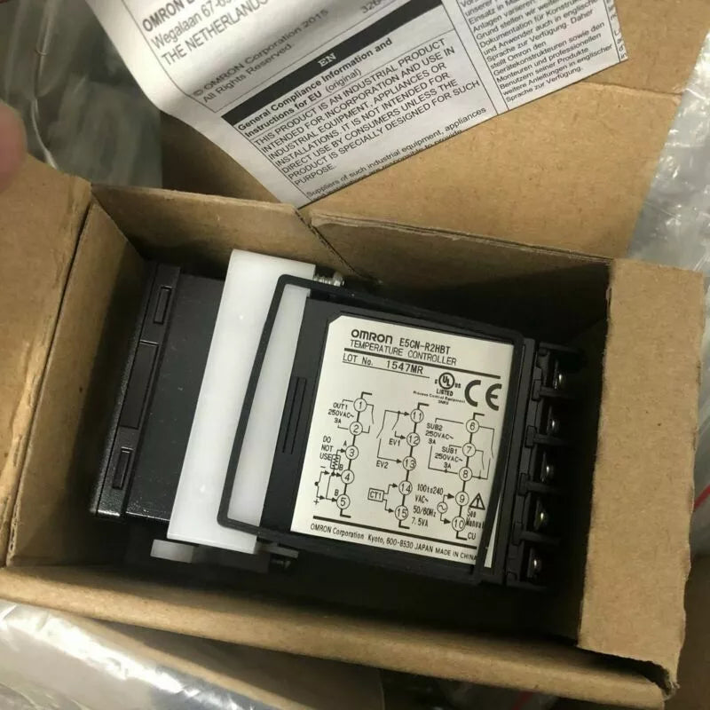 Omron E5CN-R2HBT Temperature Controller 100-240V In Box