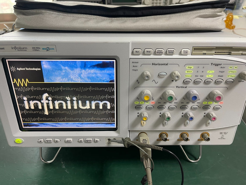 Agilent Infiniium 54831B 600MHz 4GSa/s , w/ P6139A , 1160 series accessory -0809 - XG eqpt