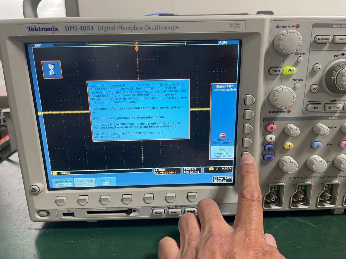 Tektronix DPO4054 Digital Phosphor Oscilloscope 500MHz 4 Channel , 2.5GS/s _0090