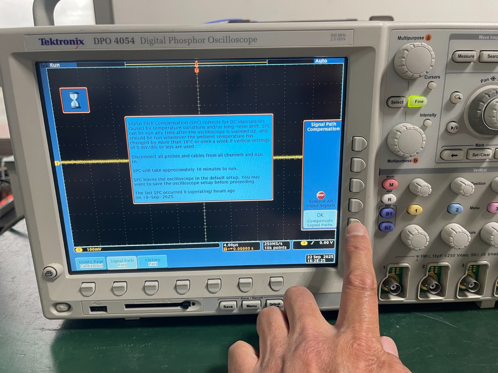 Tektronix DPO4054 Digital Phosphor Oscilloscope 500MHz 4 Channel , 2.5GS/s _0090