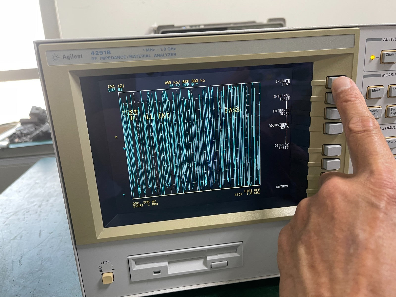 Agilent 4291B RF Impedance / Material Analyzer 1MHz - 1.8GHz , Opt. 002 _0601 - XG eqpt