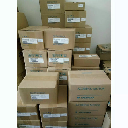 Yaskawa SGM-01A312 AC Servo Motor SGM01A312