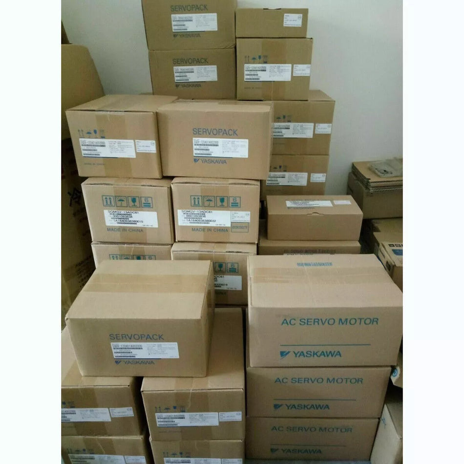 Yaskawa SGM-01A312 AC Servo Motor SGM01A312