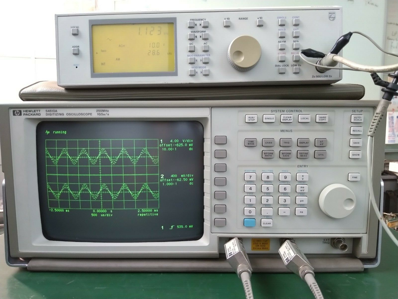 HP 54510A Digitizing Oscilloscope 250MHz, 1GSa/s w/HP 10441A probes *2pcs