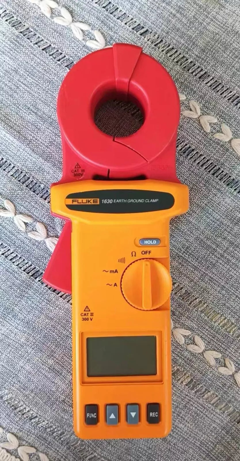 Fluke 1630 Ground Resistance Meter for Accurate Electrical System Testing - XG eqpt