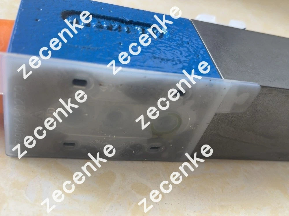 Rexroth R900703811 VT-DFP-A-2X/G24K0/0/V Proportional Valve