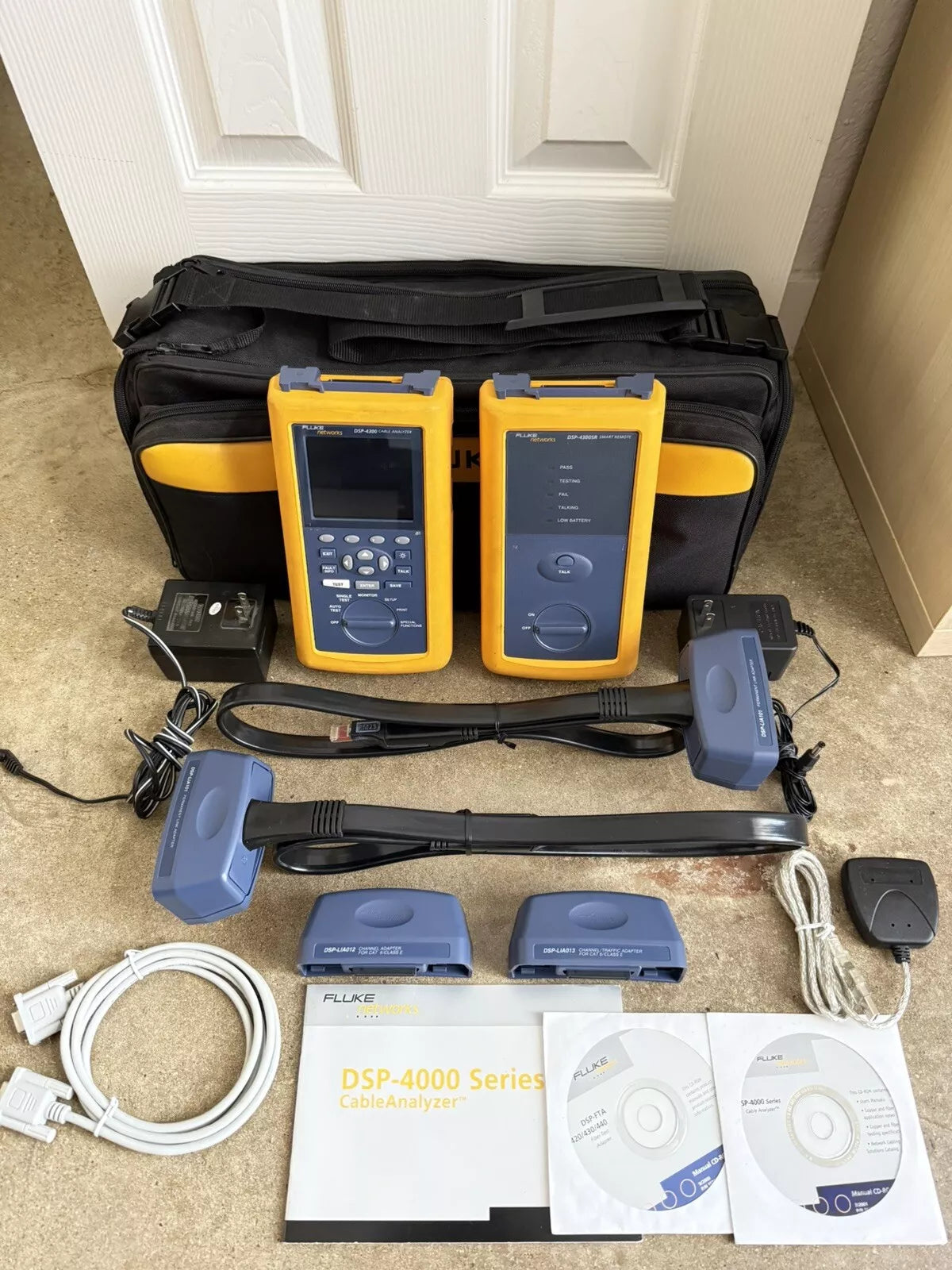 Fluke Networks DSP4300 Cable Analyzer Kit with Accessories (Tested)