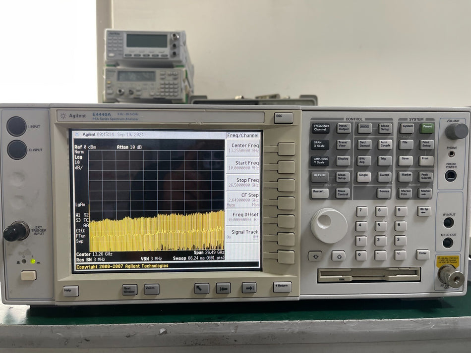 Agilent E4440A PSA Spectrum Analyzer 3Hz-26.5GHz