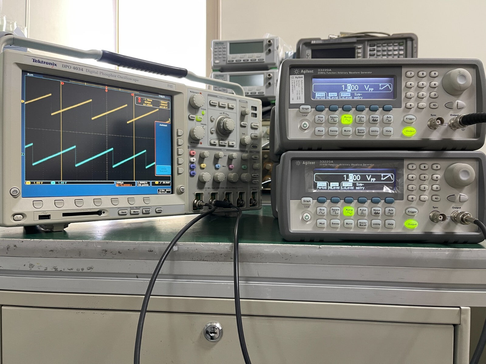 Agilent Keysight 33220A Function / Arbitrary Waveform Generator , Option 001