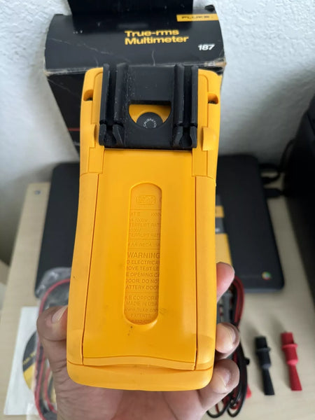 Fluke 187 True RMS Multi Meter with Leads & Calibration Certificate