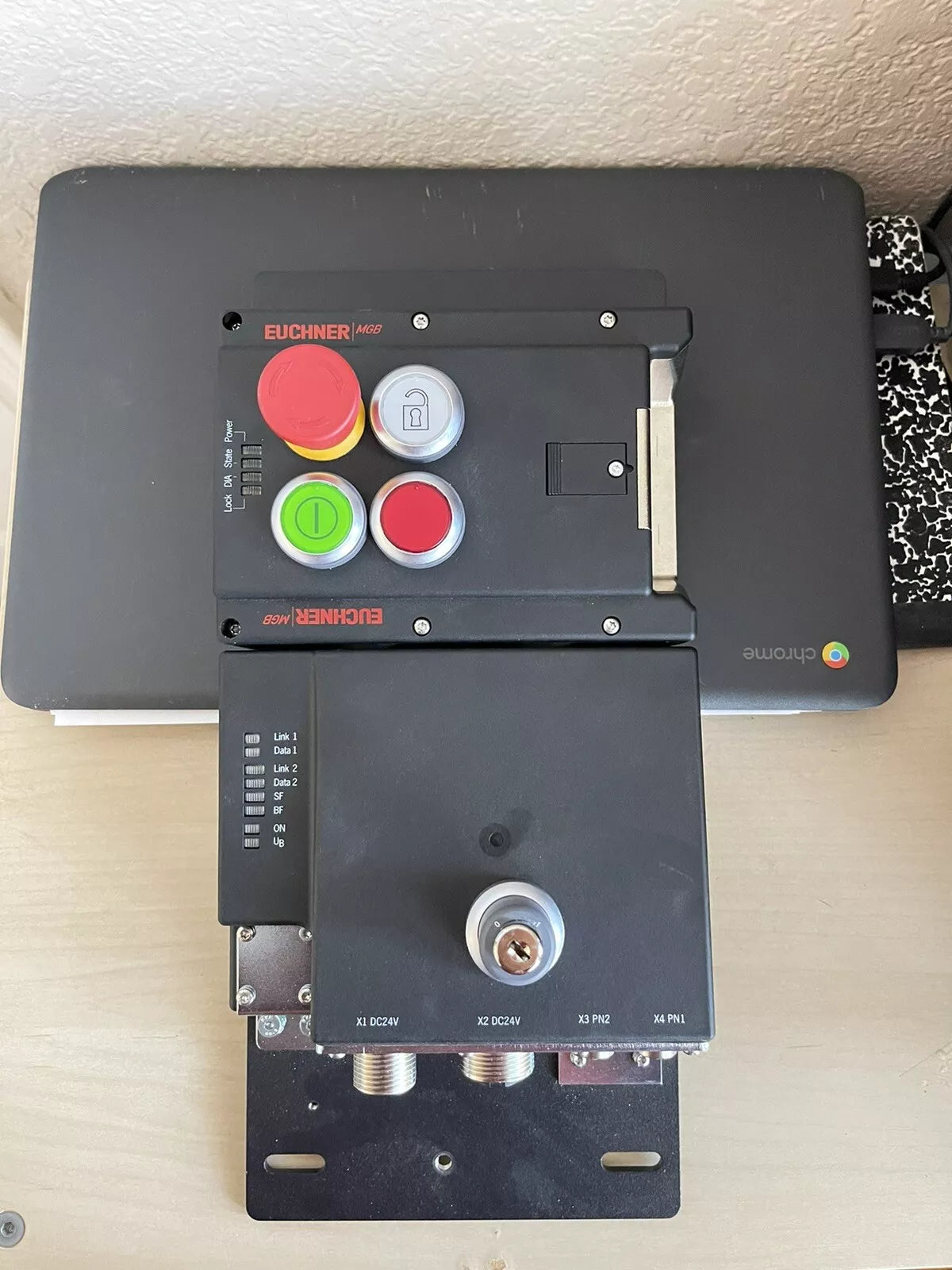 EUCHNER MGB-L1B-PNA-R-136428 Safety Switch Unicode