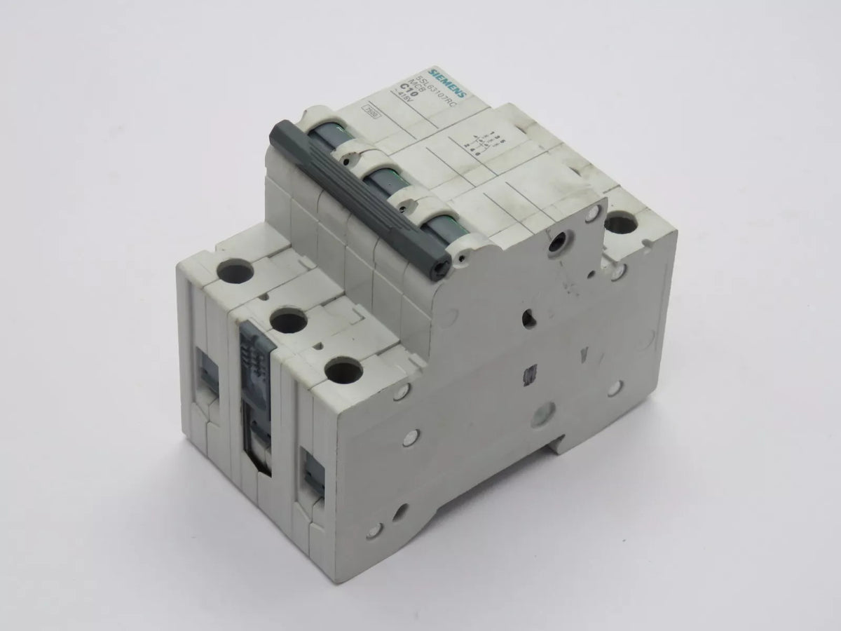 SIEMENS 5SL63107RC MCB Circuit Breaker 3A 3 Pole 7.5 kA, C-Curve